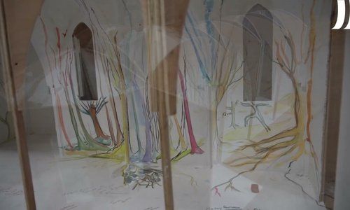 L’artiste Fabrice Hyber révèle son projet d’exposition en l’église de Château-Guibert (Vendée).